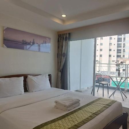 V Check Inn Sukhumvit 22 Bangkok Exterior foto