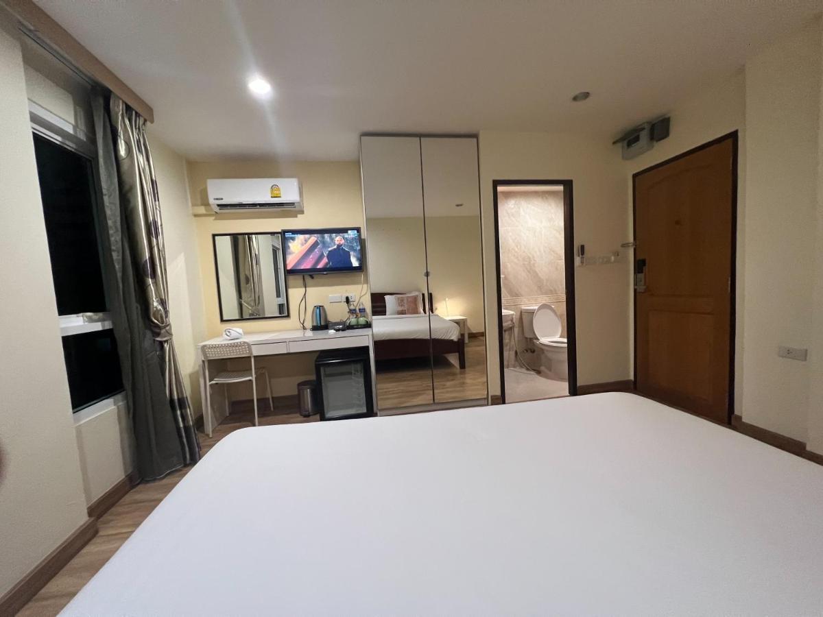 V Check Inn Sukhumvit 22 Bangkok Exterior foto
