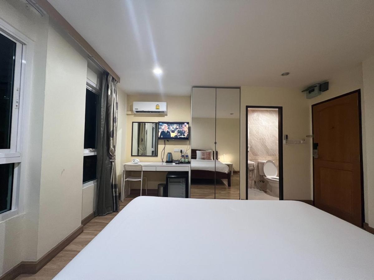 V Check Inn Sukhumvit 22 Bangkok Exterior foto
