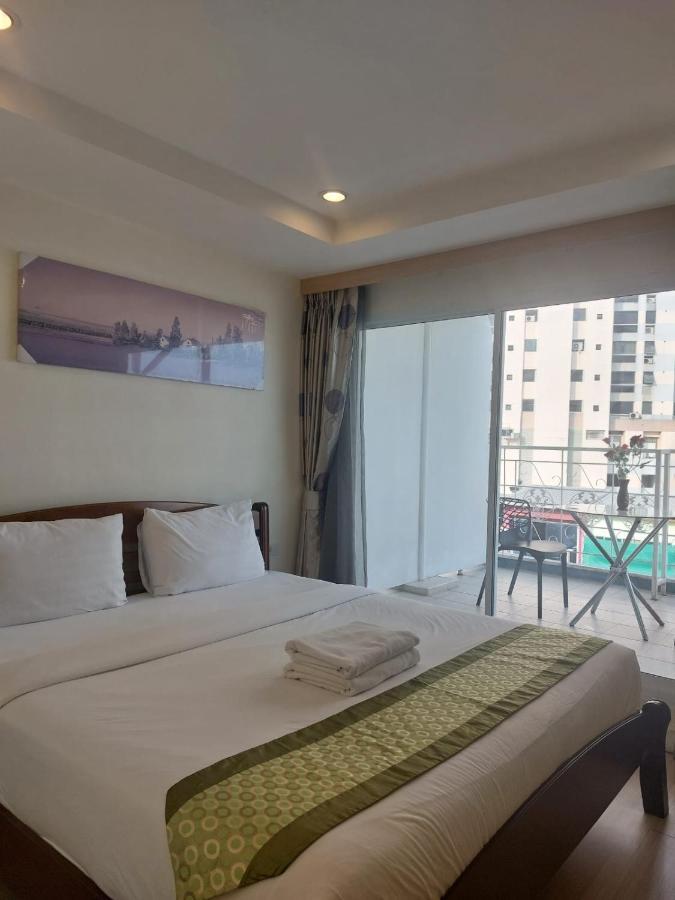 V Check Inn Sukhumvit 22 Bangkok Exterior foto