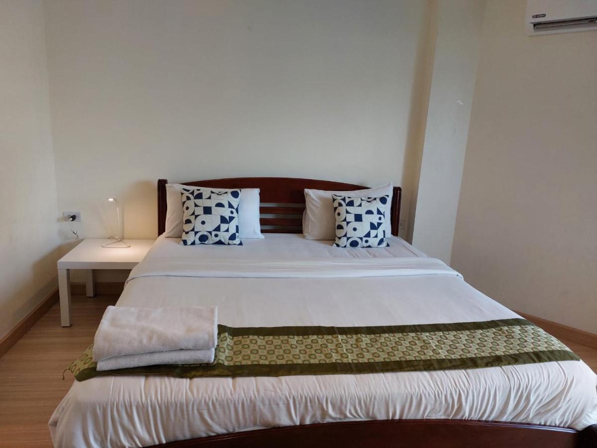 V Check Inn Sukhumvit 22 Bangkok Exterior foto
