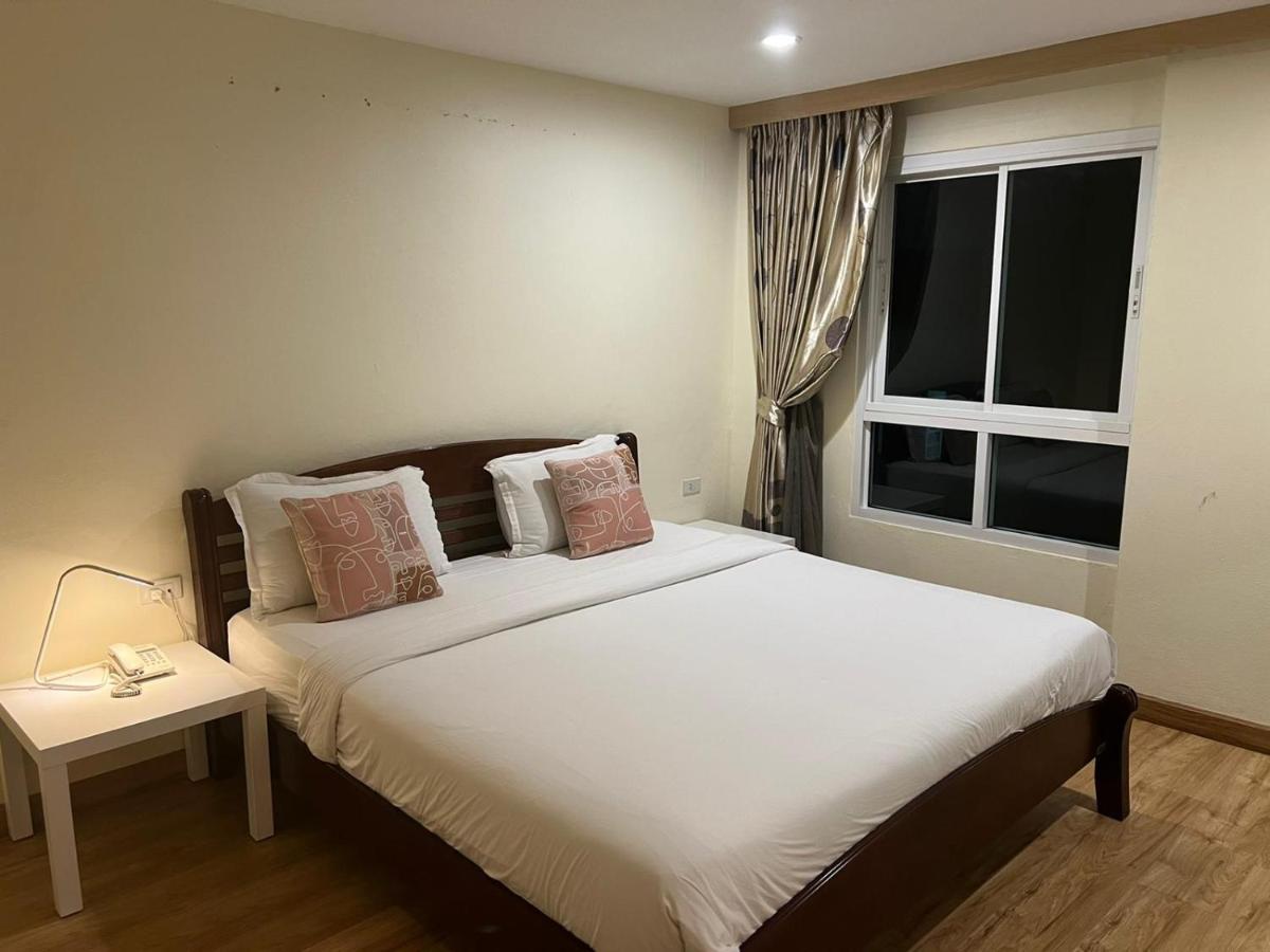 V Check Inn Sukhumvit 22 Bangkok Exterior foto
