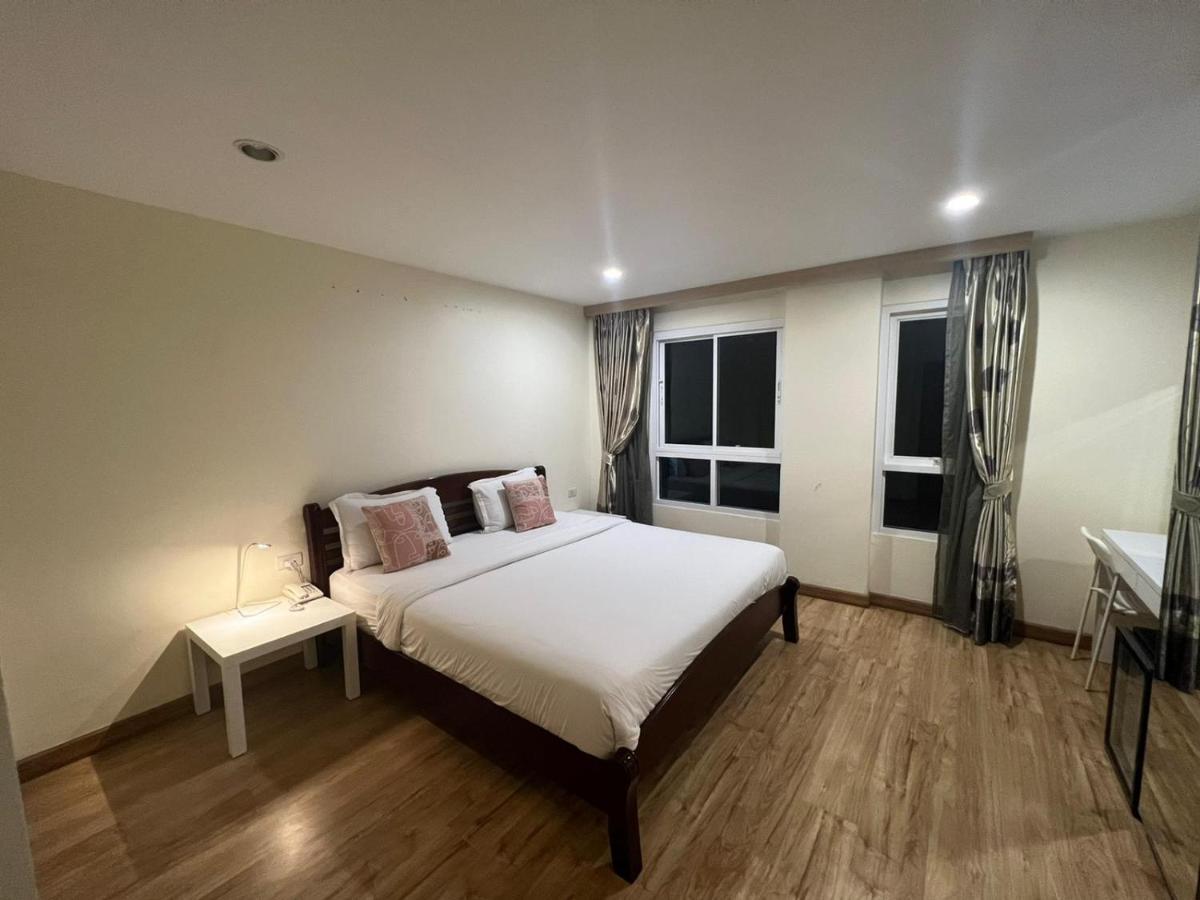 V Check Inn Sukhumvit 22 Bangkok Exterior foto