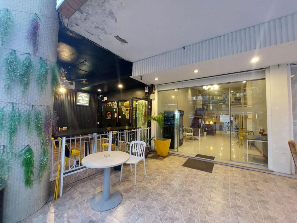 V Check Inn Sukhumvit 22 Bangkok Exterior foto